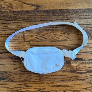 Lululemon white belt bag!